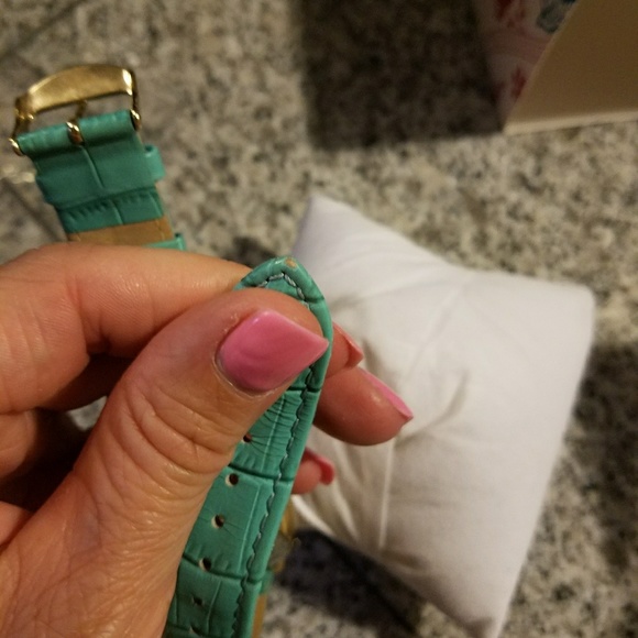 ☃️BOGO 1/2 OFF☃️ Birtha Ashley Watch - Picture 8 of 8